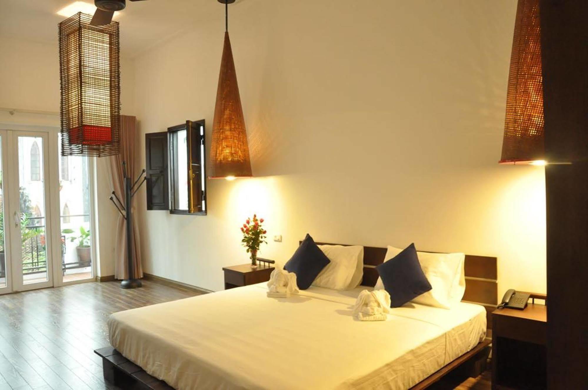 Cinnamon Cathedral Hotel Hanoi Bagian luar foto