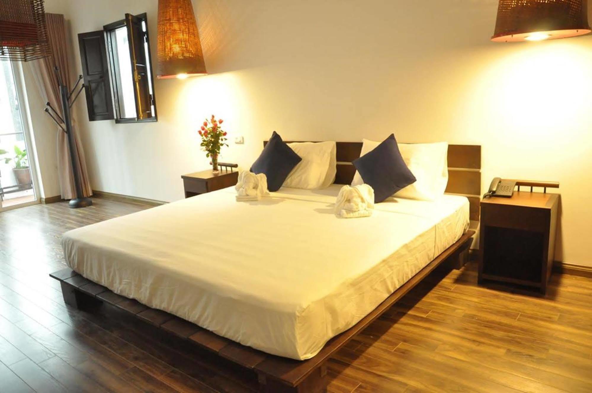 Cinnamon Cathedral Hotel Hanoi Bagian luar foto