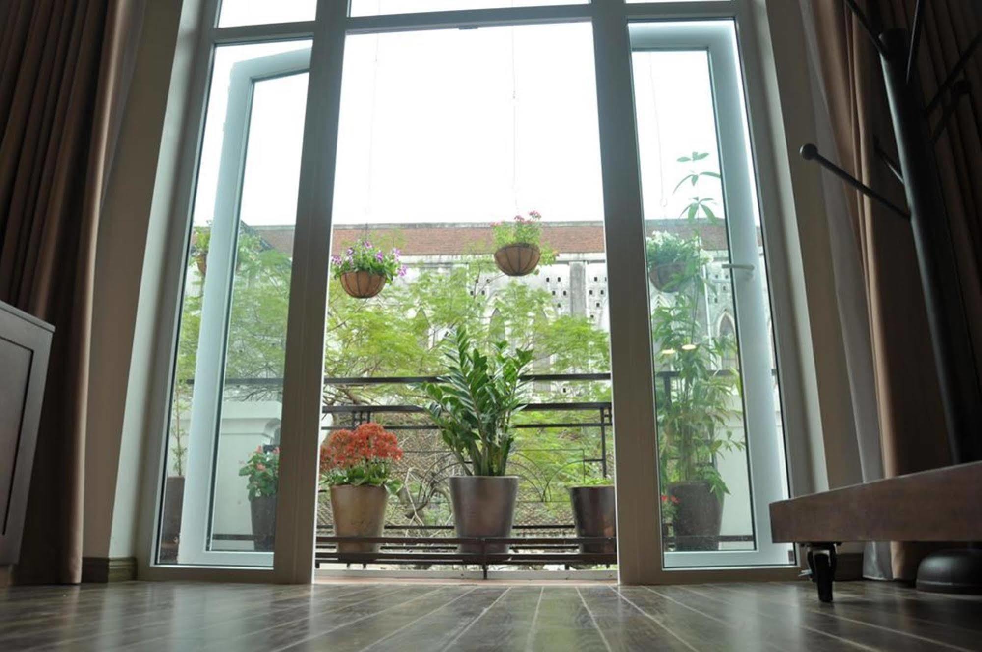 Cinnamon Cathedral Hotel Hanoi Bagian luar foto